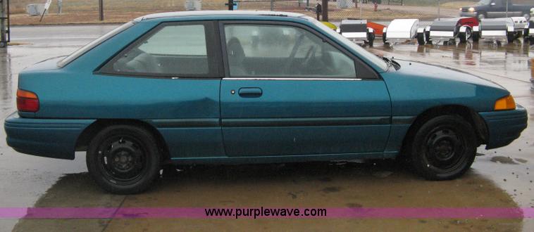 image for item A6019 1995 Ford Escort LX
