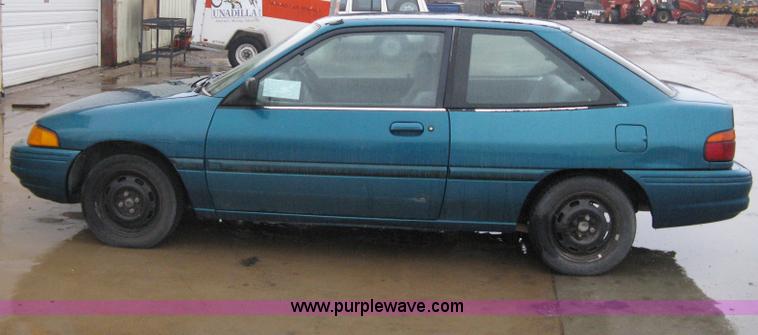image for item A6019 1995 Ford Escort LX
