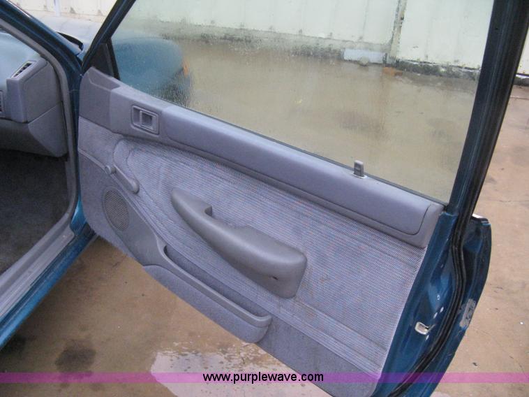 image for item A6019 1995 Ford Escort LX