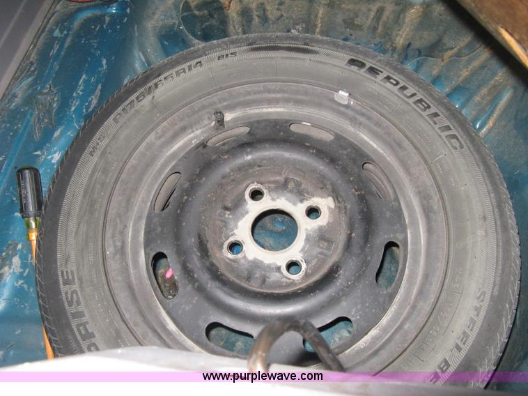 image for item A6019 1995 Ford Escort LX