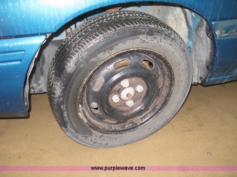 image for item A6019 1995 Ford Escort LX