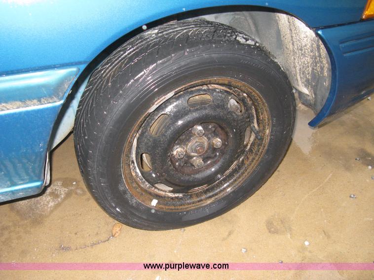 image for item A6019 1995 Ford Escort LX