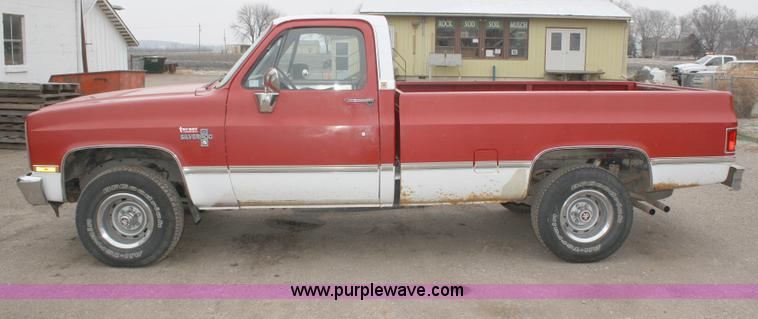 image for item A6564 1984 Chevrolet K10 Silverado pickup truck