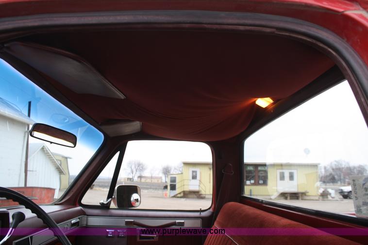 image for item A6564 1984 Chevrolet K10 Silverado pickup truck