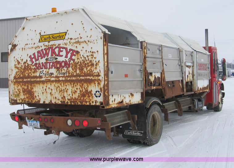 image for item A8036 1993 International S4700 recycle truck