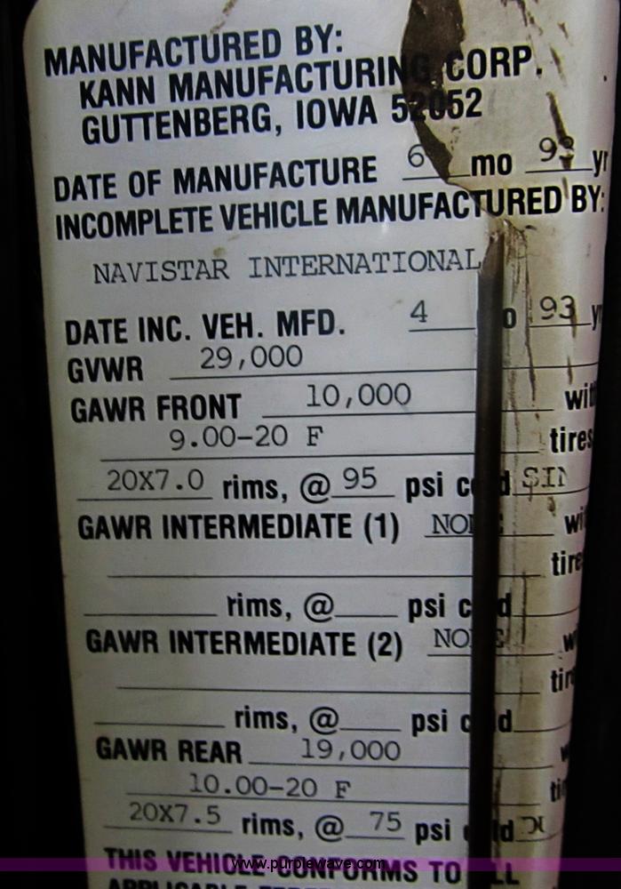 image for item A8036 1993 International S4700 recycle truck