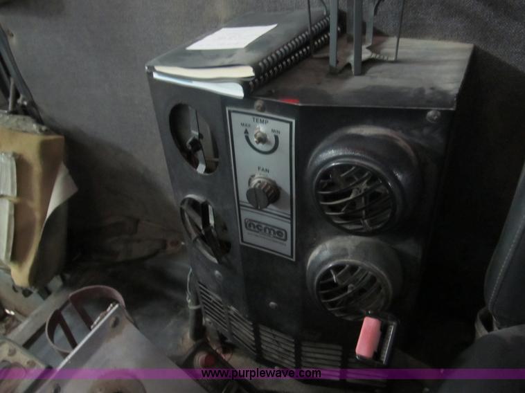 image for item A8036 1993 International S4700 recycle truck