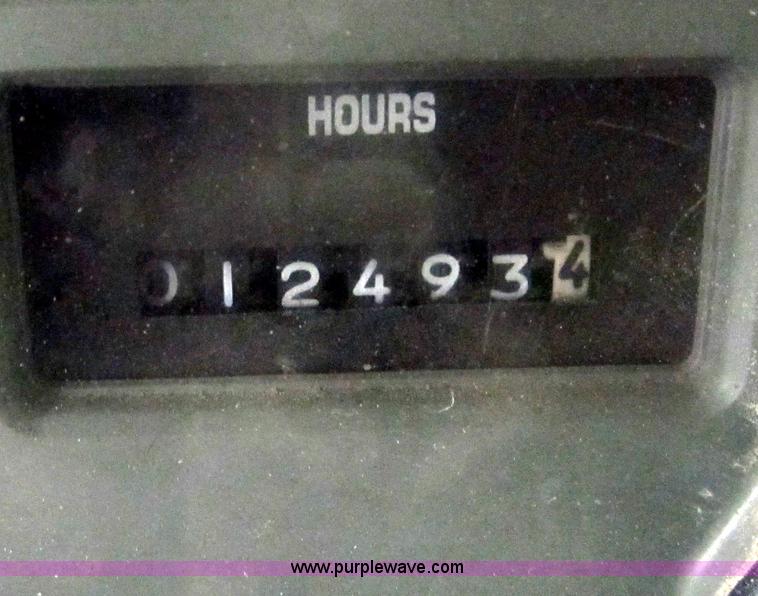 image for item A8036 1993 International S4700 recycle truck