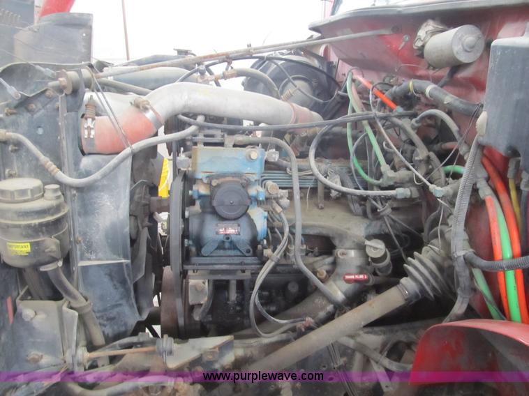 image for item A8036 1993 International S4700 recycle truck