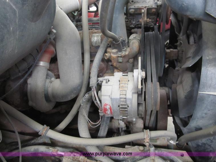 image for item A8036 1993 International S4700 recycle truck