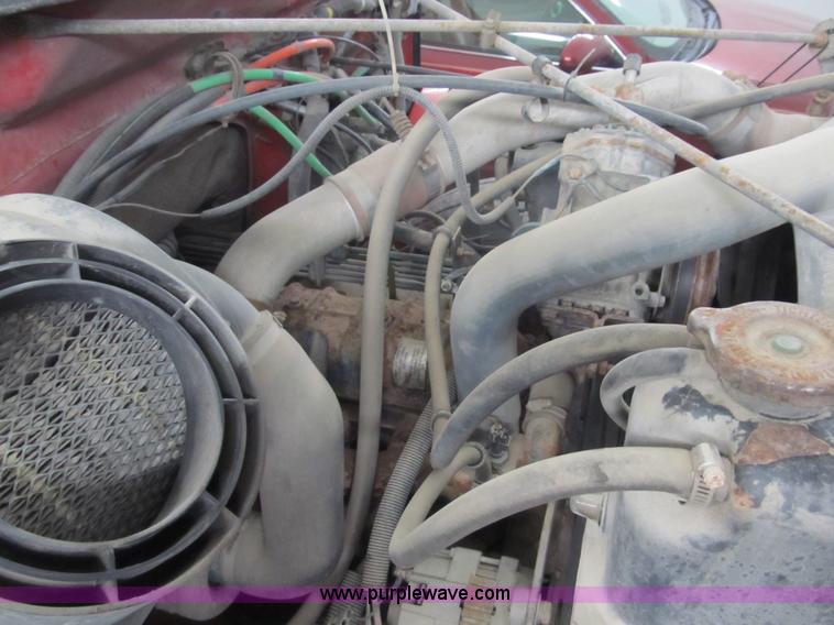 image for item A8036 1993 International S4700 recycle truck