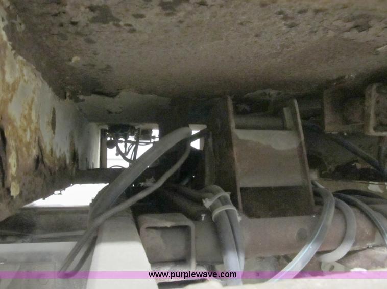 image for item A8036 1993 International S4700 recycle truck