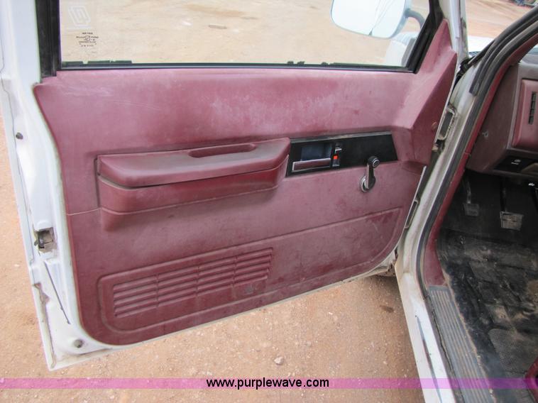 image for item B2151 1990 Chevrolet C2500 pickup truck