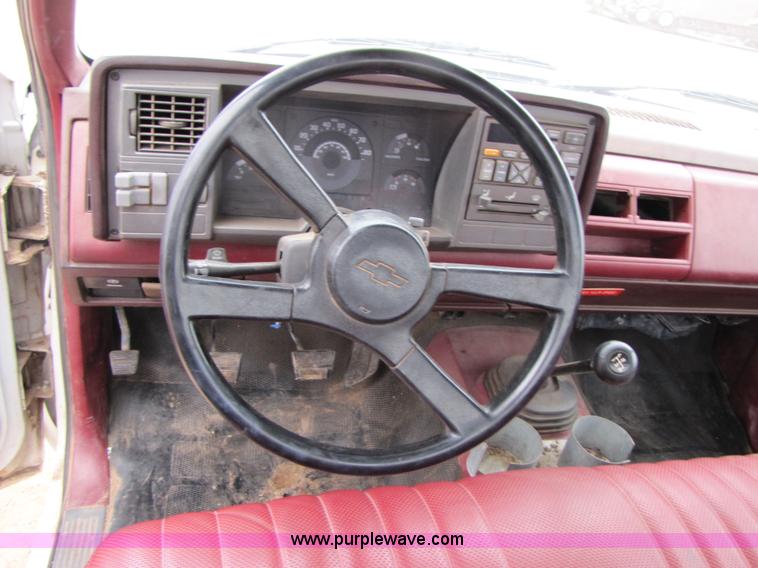 image for item B2151 1990 Chevrolet C2500 pickup truck