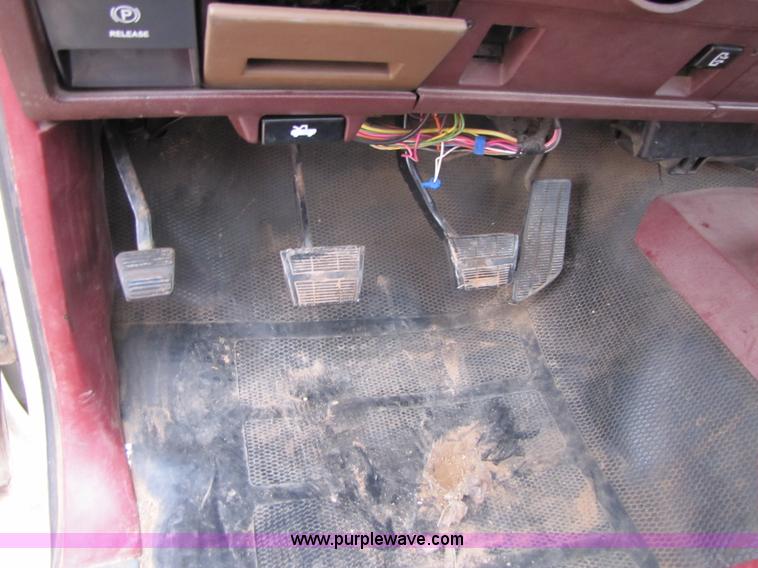 image for item B2151 1990 Chevrolet C2500 pickup truck