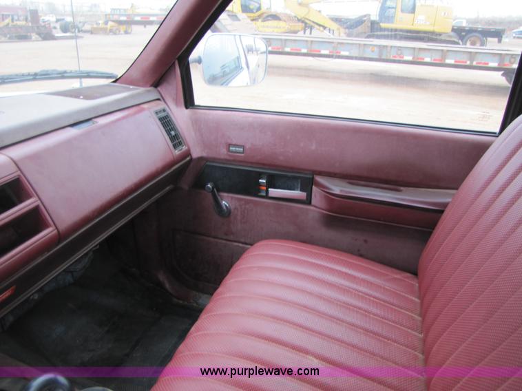 image for item B2151 1990 Chevrolet C2500 pickup truck
