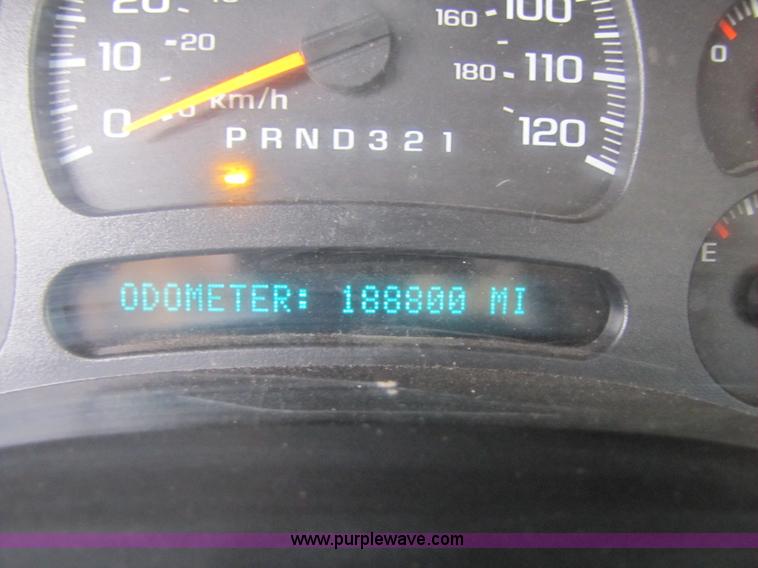 image for item B2156 2006 Chevrolet Silverado 1500 pickup truck