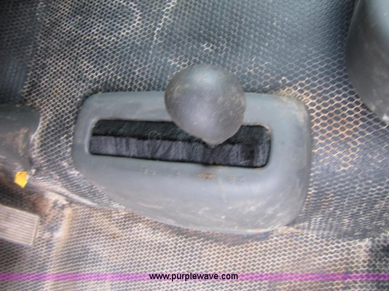 image for item B2156 2006 Chevrolet Silverado 1500 pickup truck