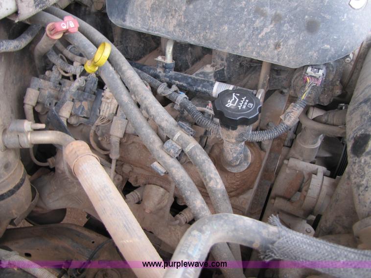 image for item B2156 2006 Chevrolet Silverado 1500 pickup truck