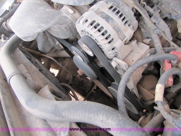 image for item B2156 2006 Chevrolet Silverado 1500 pickup truck