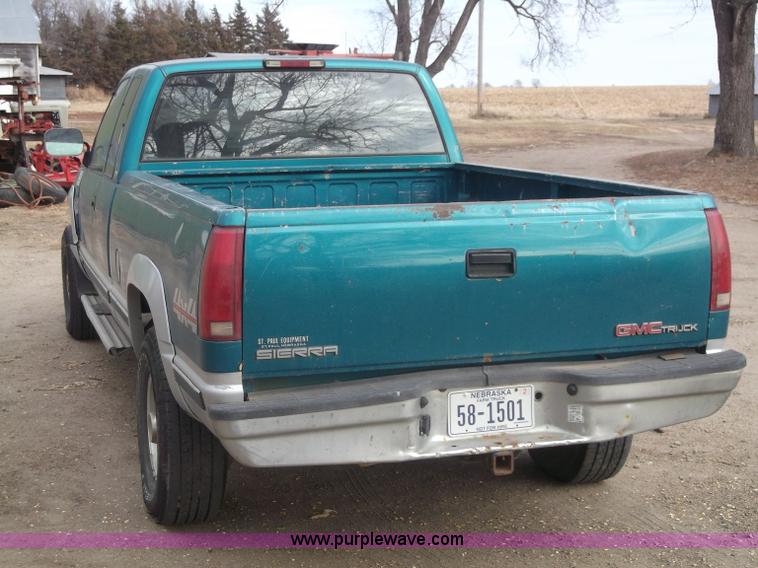 image for item B5074 1994 Chevrolet K2500 extended cab pickup truck