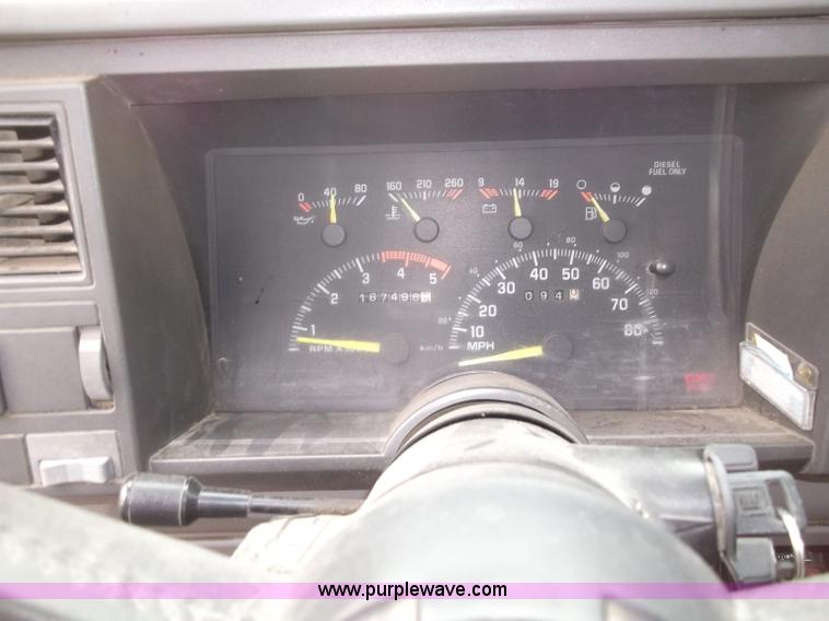 image for item B5074 1994 Chevrolet K2500 extended cab pickup truck