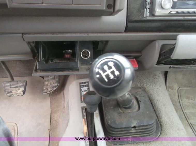 image for item B5074 1994 Chevrolet K2500 extended cab pickup truck