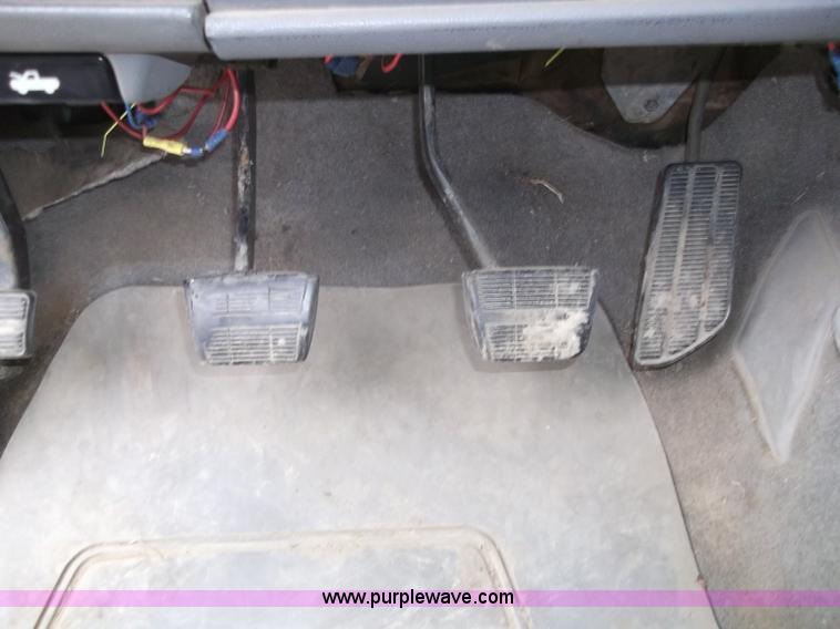 image for item B5074 1994 Chevrolet K2500 extended cab pickup truck