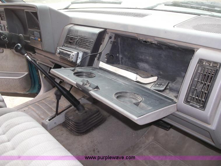 image for item B5074 1994 Chevrolet K2500 extended cab pickup truck