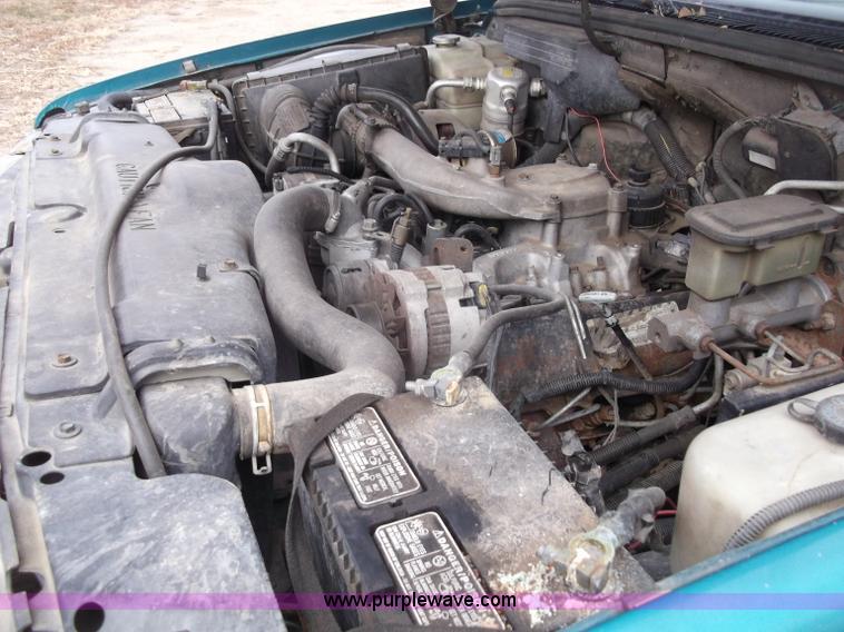 image for item B5074 1994 Chevrolet K2500 extended cab pickup truck