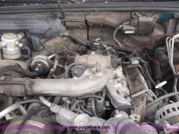 image for item B5074 1994 Chevrolet K2500 extended cab pickup truck