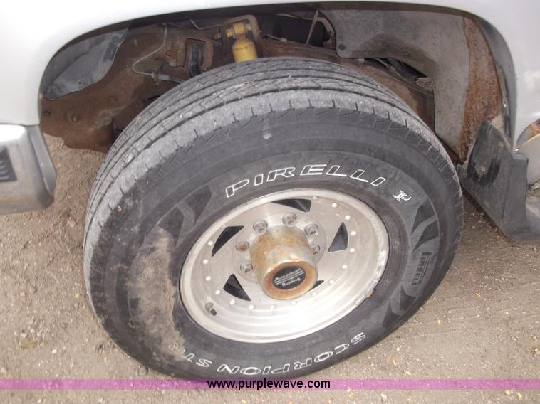 image for item B5074 1994 Chevrolet K2500 extended cab pickup truck