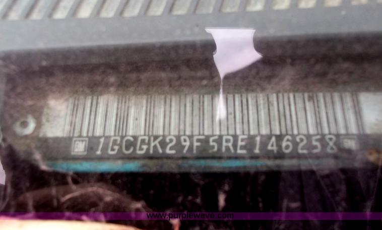 image for item B5074 1994 Chevrolet K2500 extended cab pickup truck