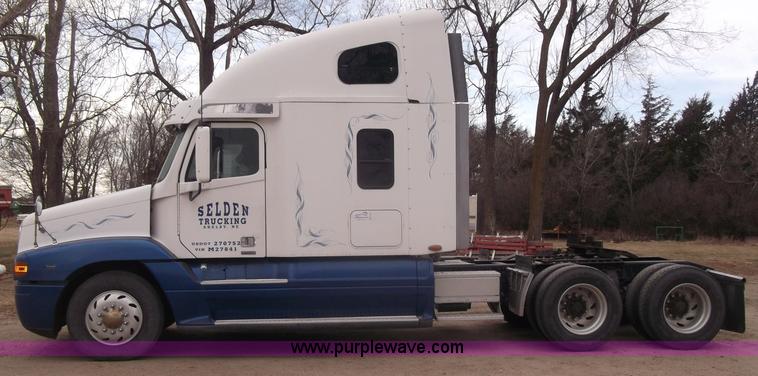 image for item B5076 2004 Freightliner ST120 semi truck