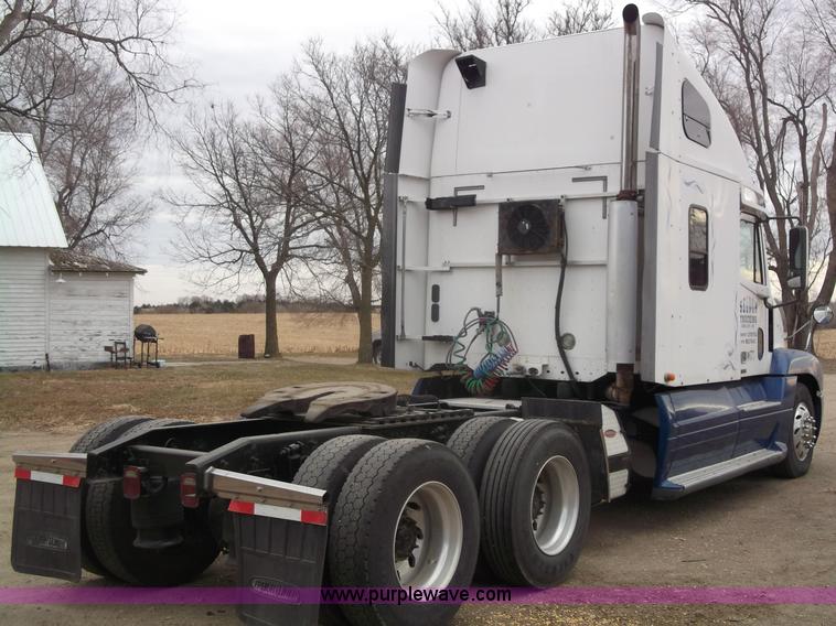 image for item B5076 2004 Freightliner ST120 semi truck