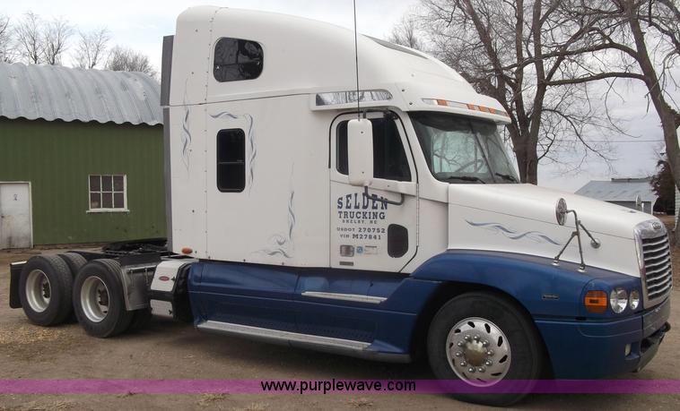 image for item B5076 2004 Freightliner ST120 semi truck