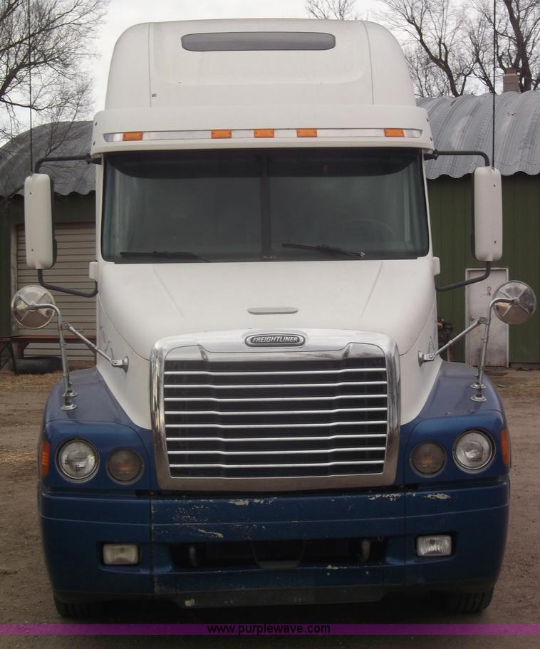 image for item B5076 2004 Freightliner ST120 semi truck