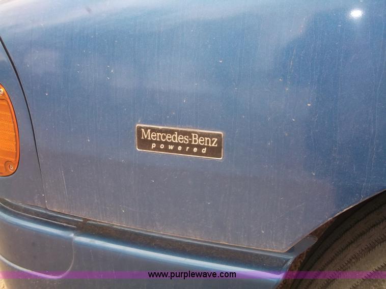 image for item B5076 2004 Freightliner ST120 semi truck