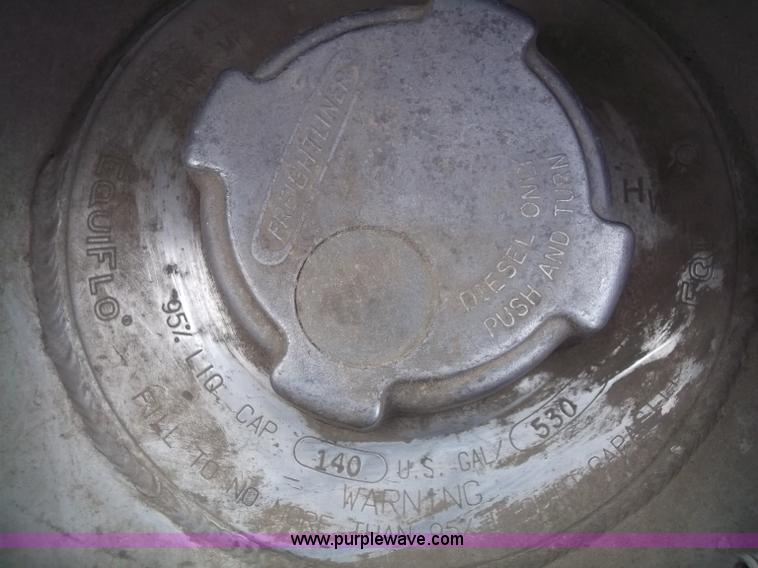 image for item B5076 2004 Freightliner ST120 semi truck