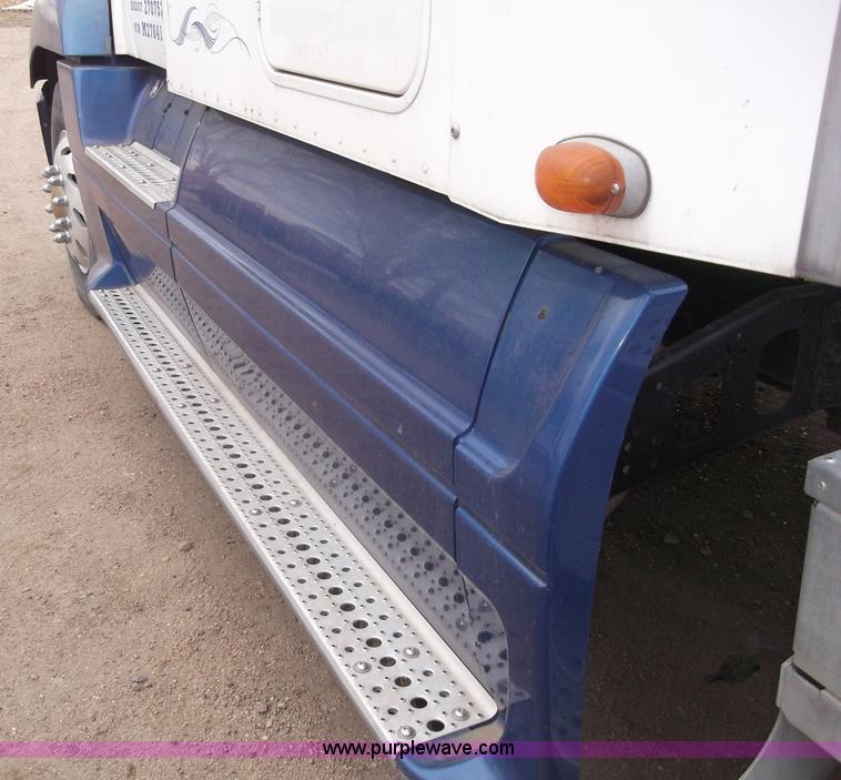 image for item B5076 2004 Freightliner ST120 semi truck