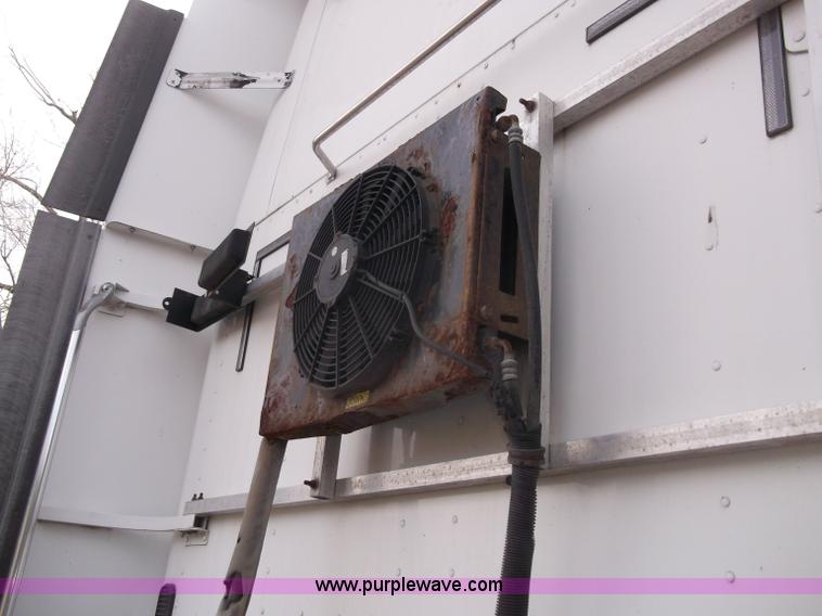 image for item B5076 2004 Freightliner ST120 semi truck