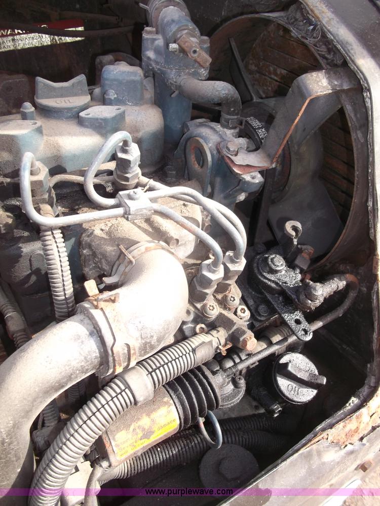 image for item B5076 2004 Freightliner ST120 semi truck