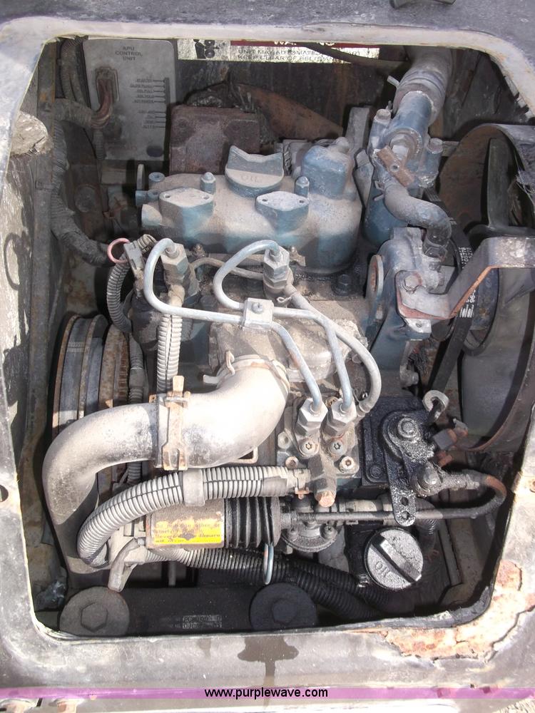 image for item B5076 2004 Freightliner ST120 semi truck