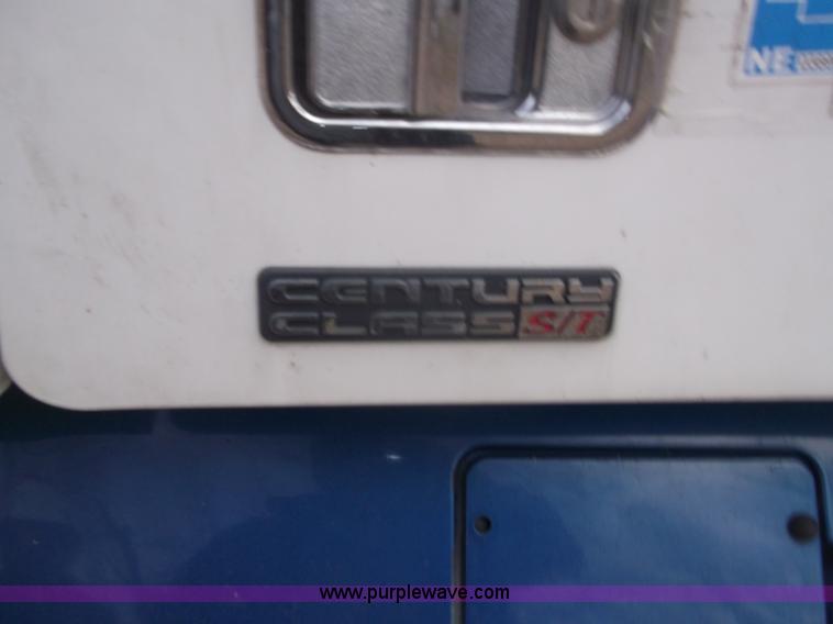 image for item B5076 2004 Freightliner ST120 semi truck