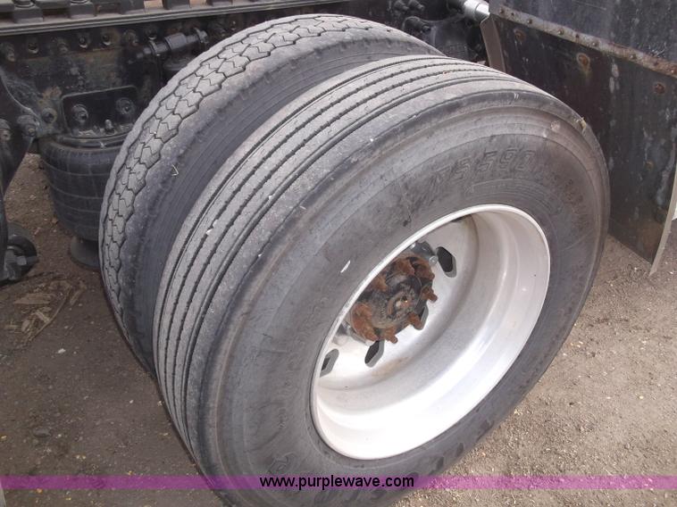 image for item B5076 2004 Freightliner ST120 semi truck