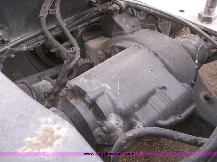 image for item B5076 2004 Freightliner ST120 semi truck