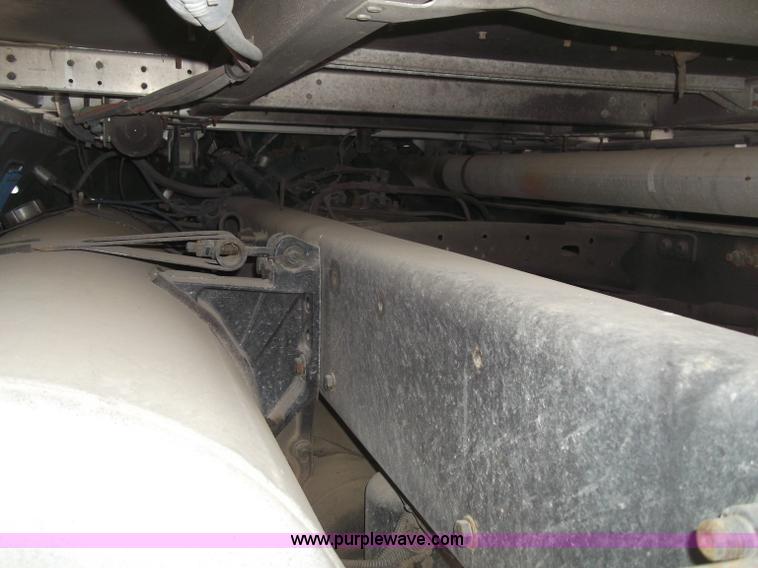 image for item B5076 2004 Freightliner ST120 semi truck