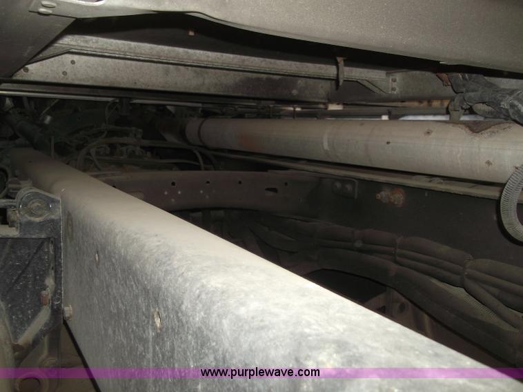 image for item B5076 2004 Freightliner ST120 semi truck