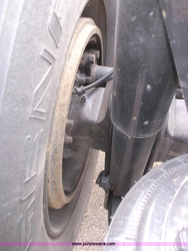 image for item B5076 2004 Freightliner ST120 semi truck