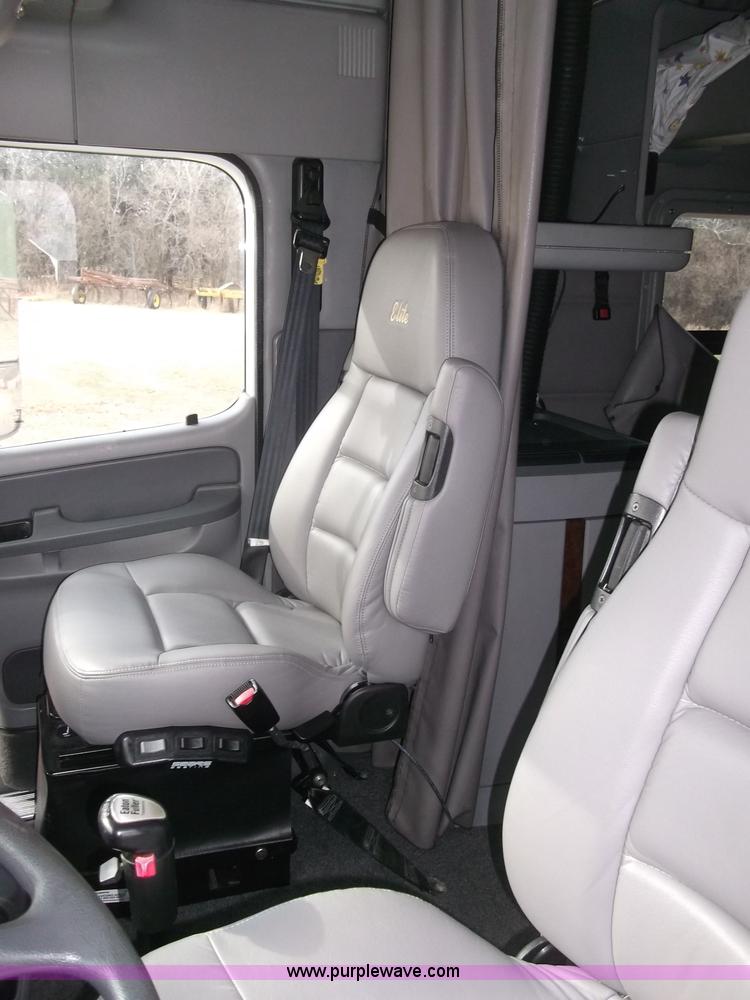 image for item B5076 2004 Freightliner ST120 semi truck